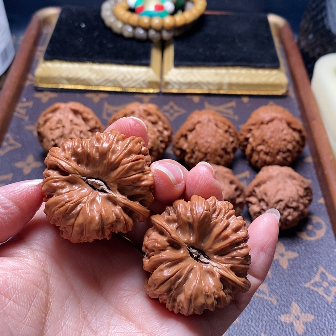 桃核把件40平谷凹底