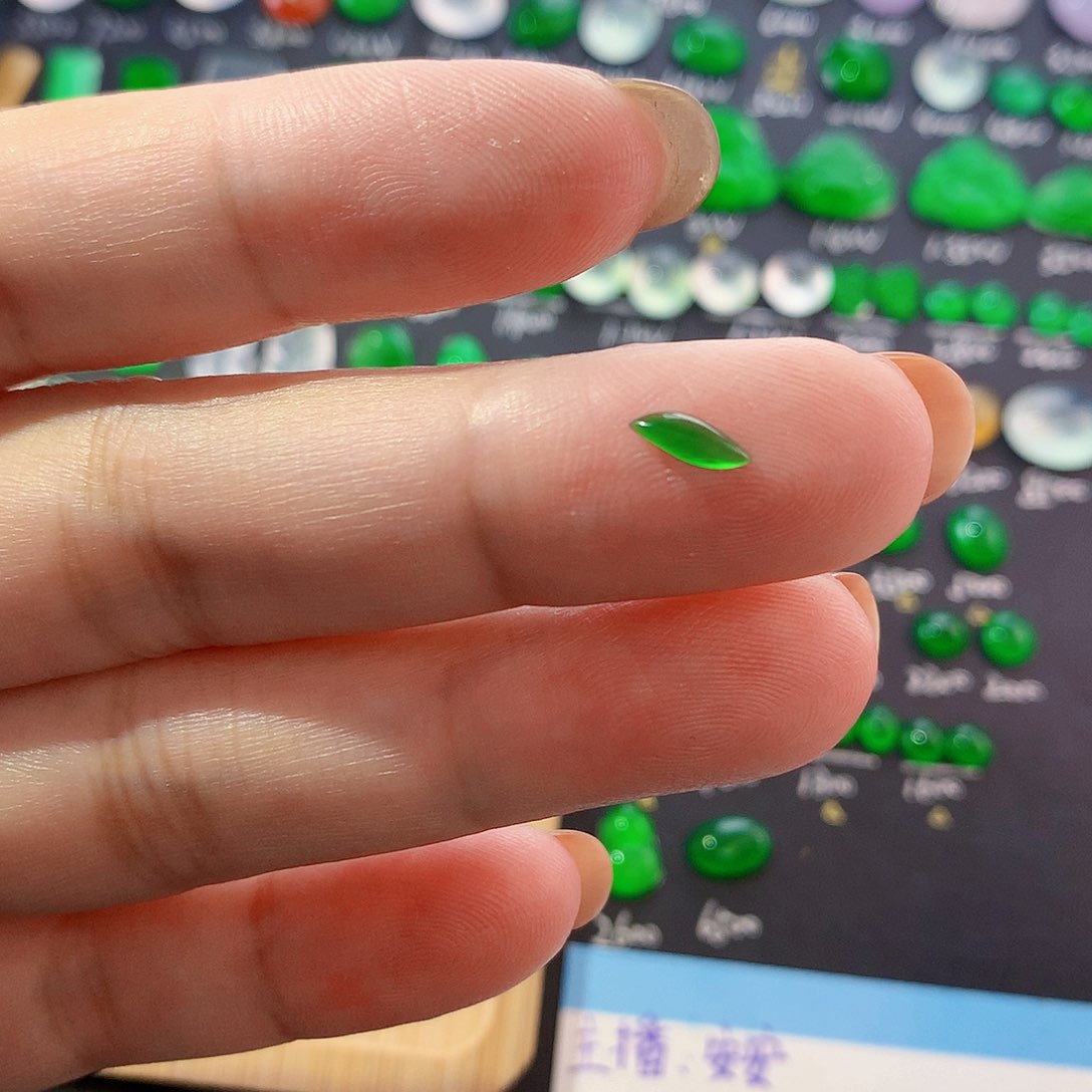 翡翠未镶嵌颈饰纯天然翡翠a货