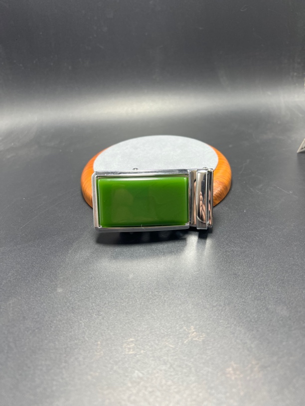 菠菜绿镶嵌款皮带扣