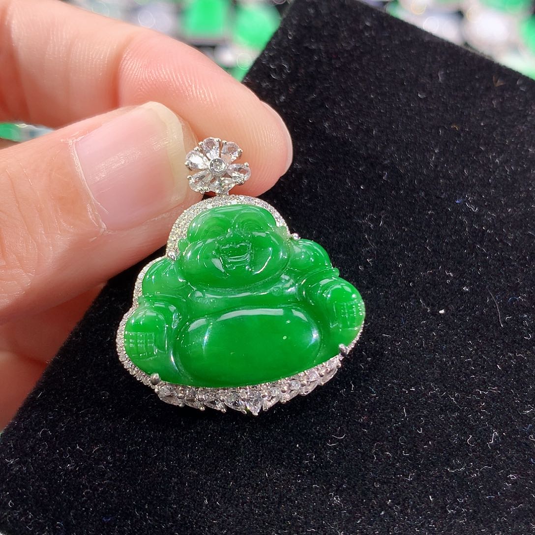 翡翠18K金镶嵌颈饰