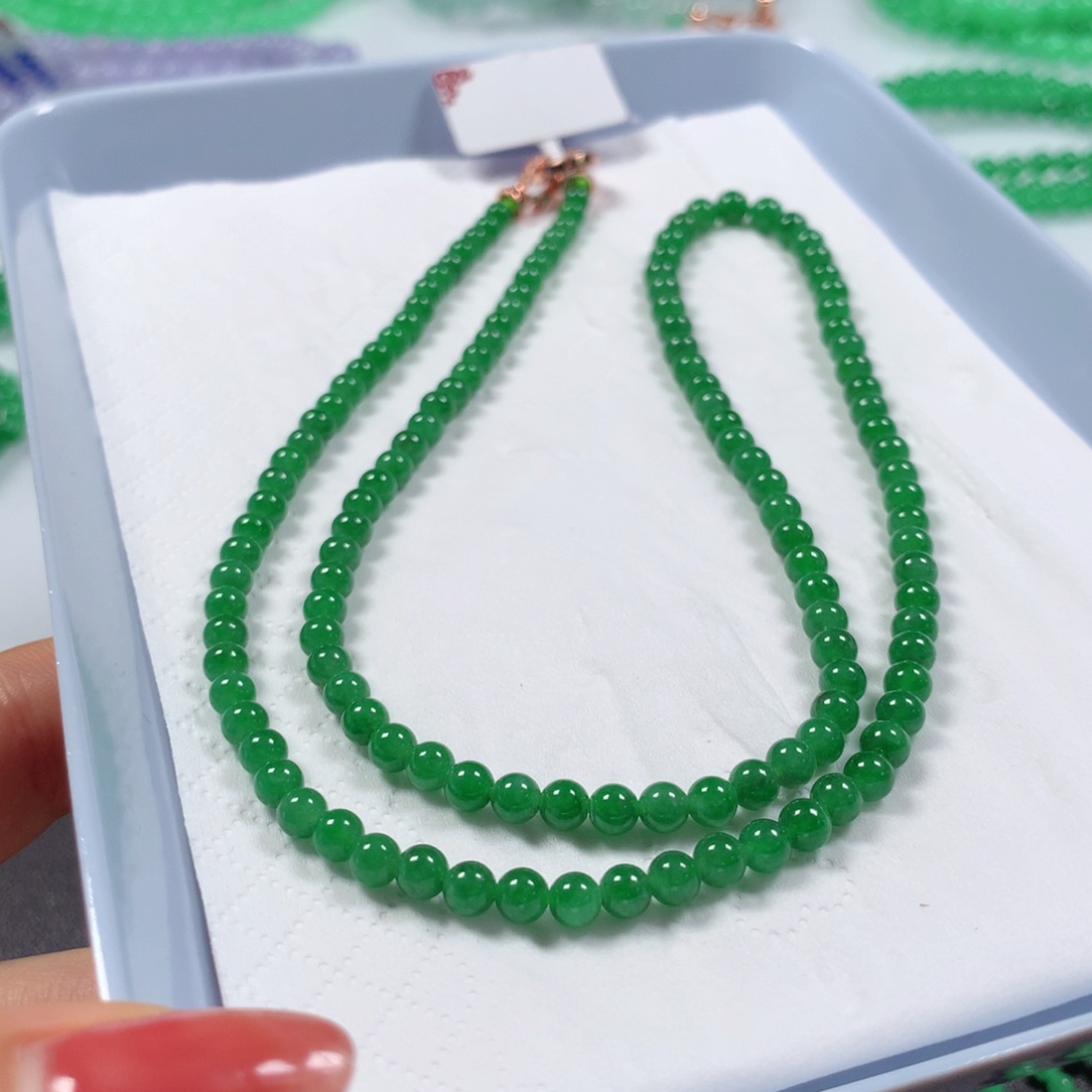 翡翠颈饰未镶嵌项链