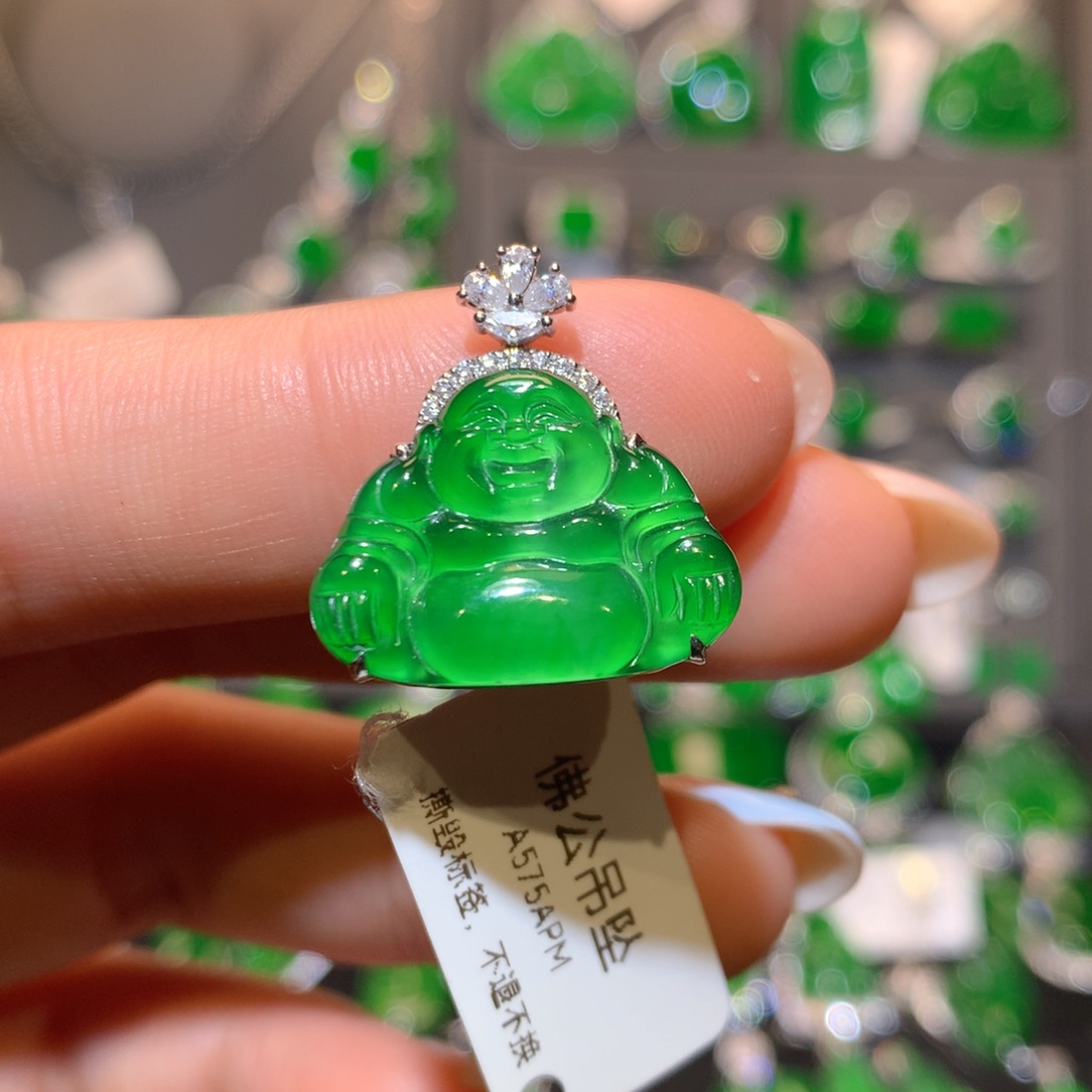 翡翠颈饰18K金镶嵌佛公