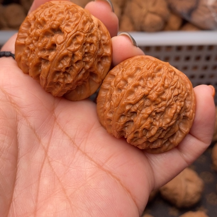 文玩核桃把件血麒麟40尺核桃