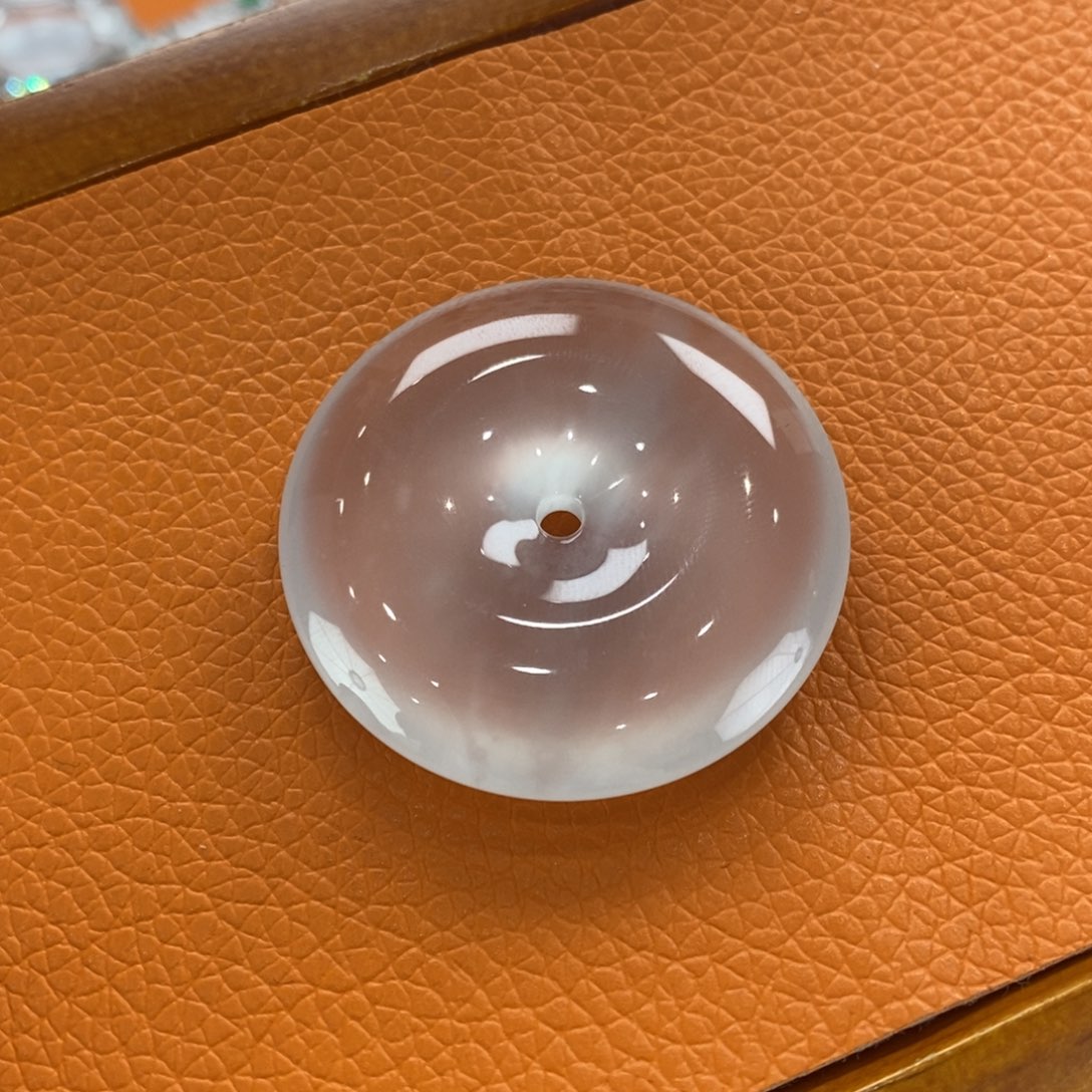 石英质玉吊坠(赠链)未镶嵌苏****）