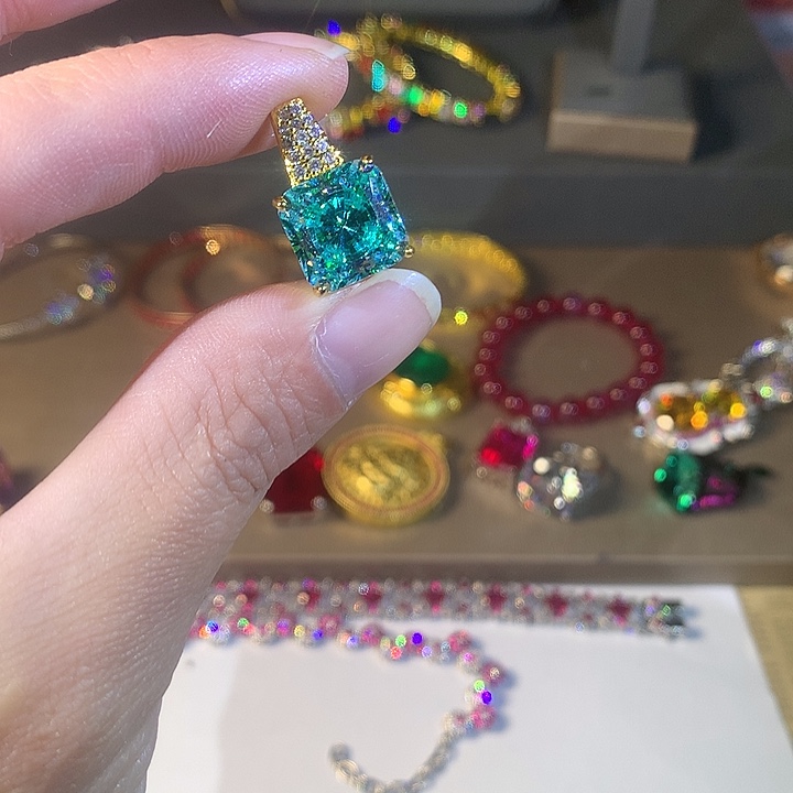非金属75吊坠。         
