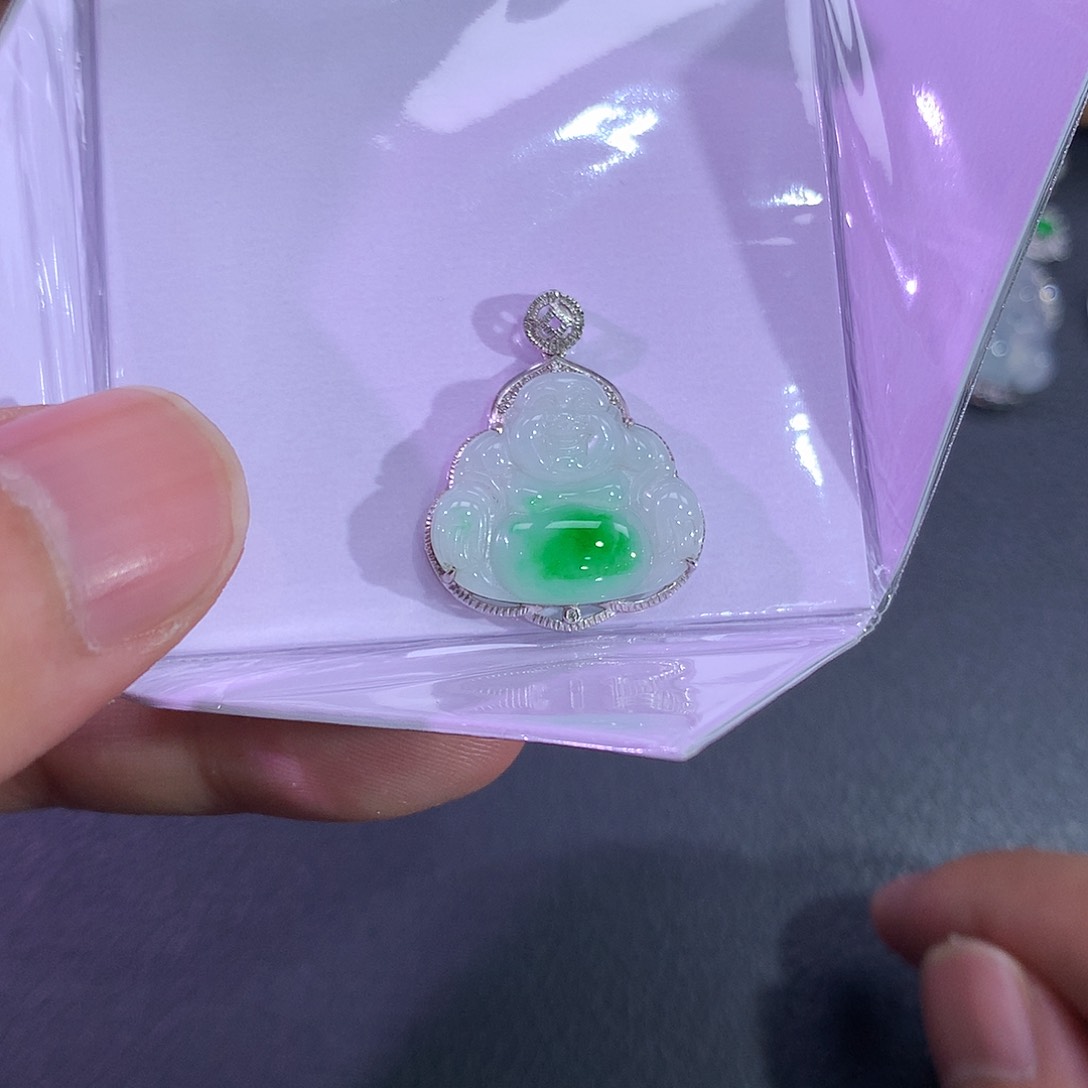 翡翠吊坠(赠链)18K金镶嵌