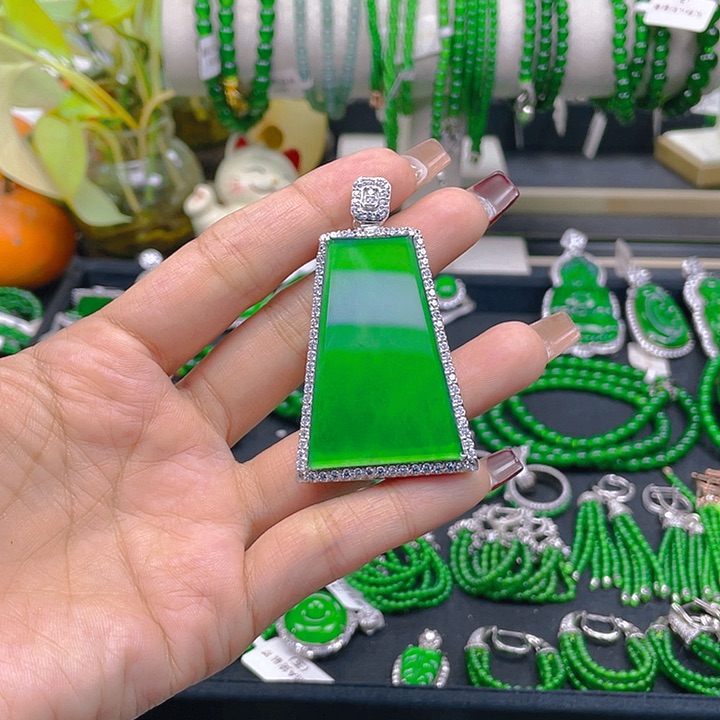 翡翠颈饰银S925镶嵌一刀切无事牌