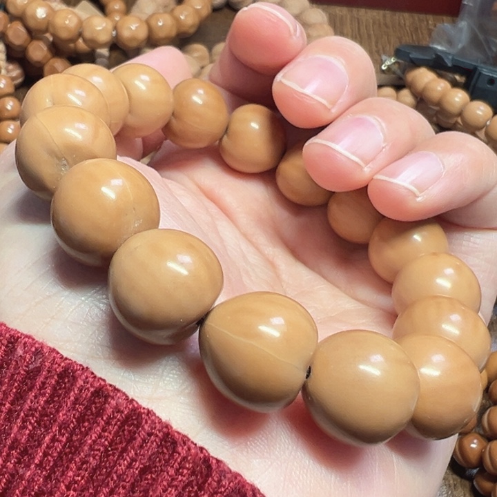 15左右笑皮套手串微瑕