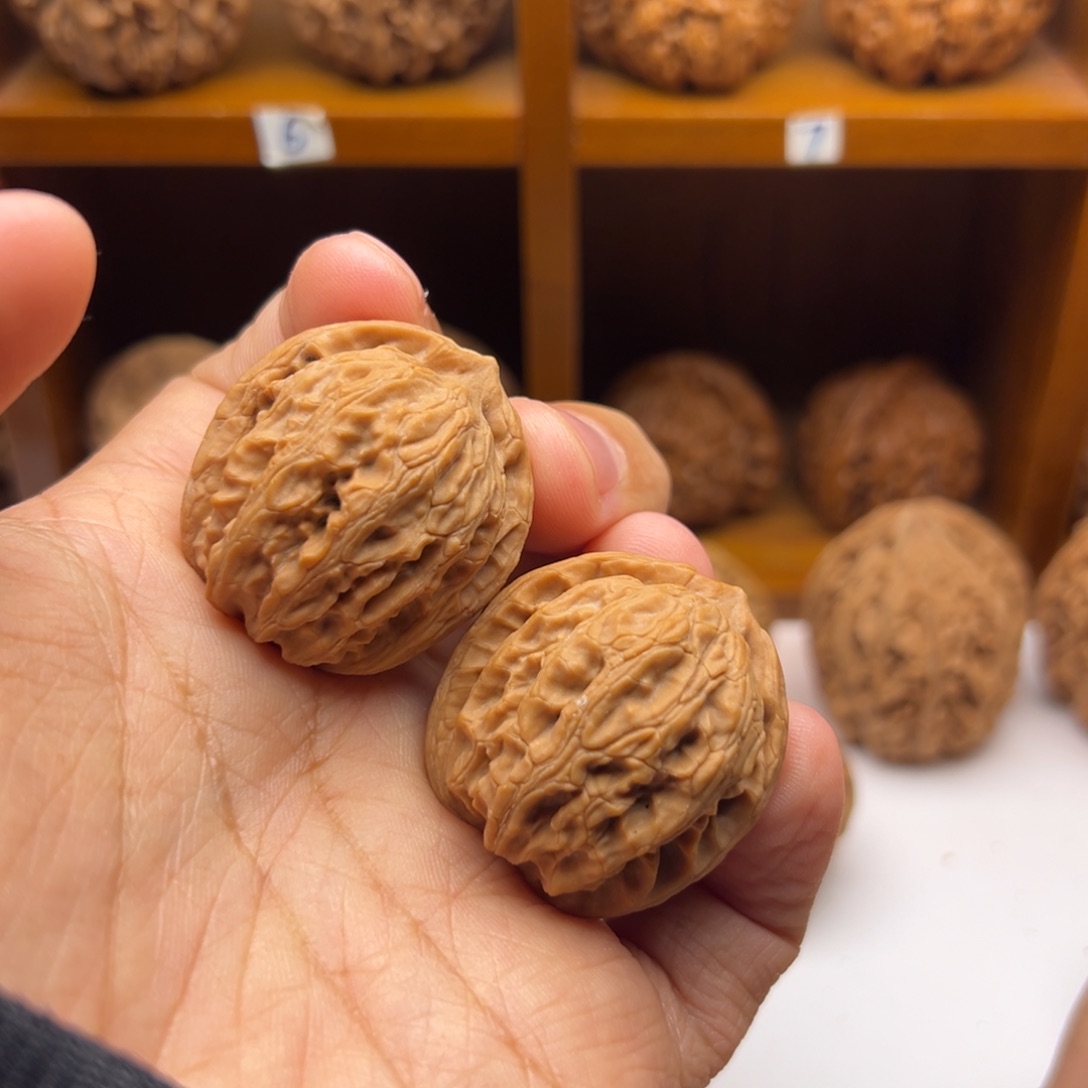 文玩核桃吊坠32尺全品龙胆