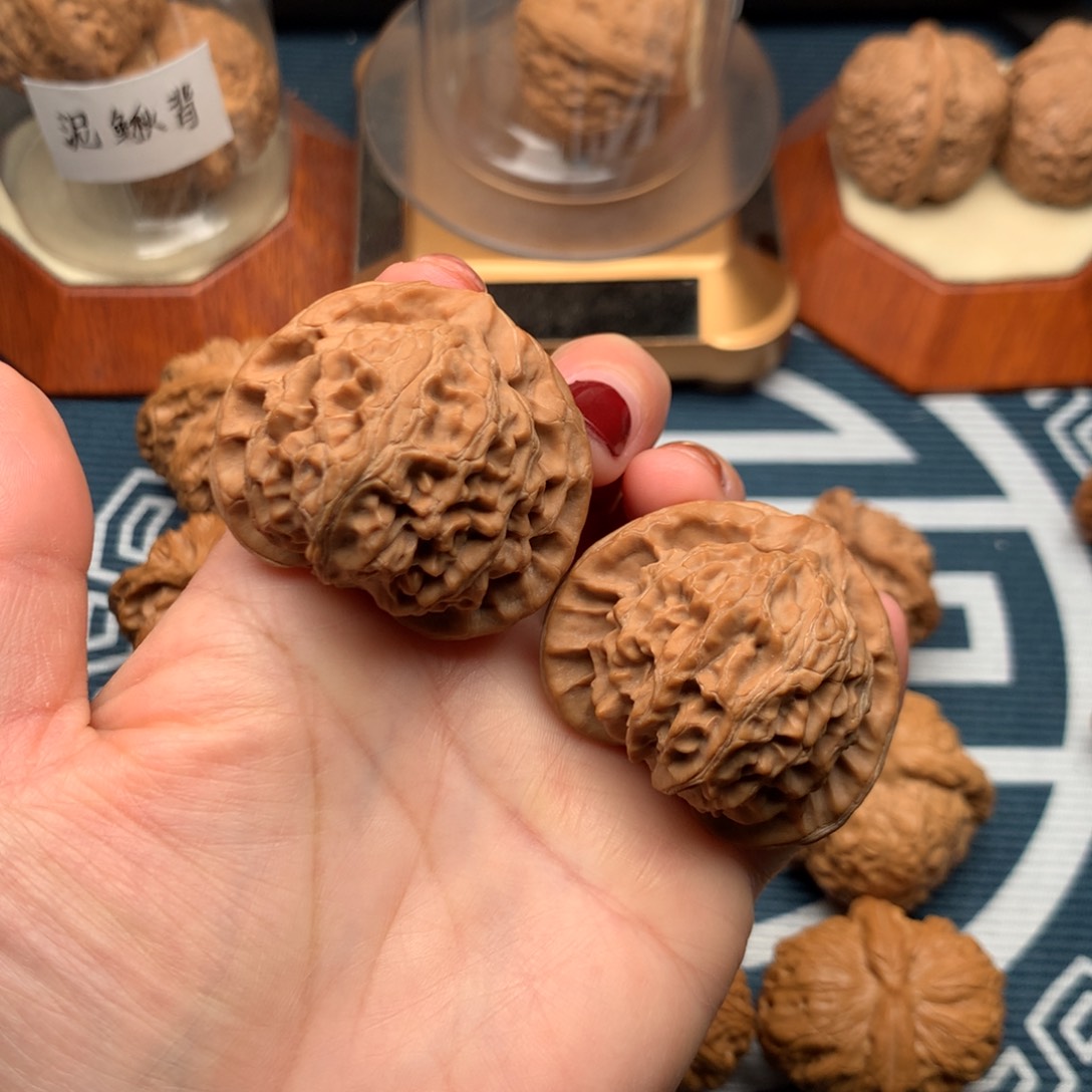 文玩核桃把件宫灯