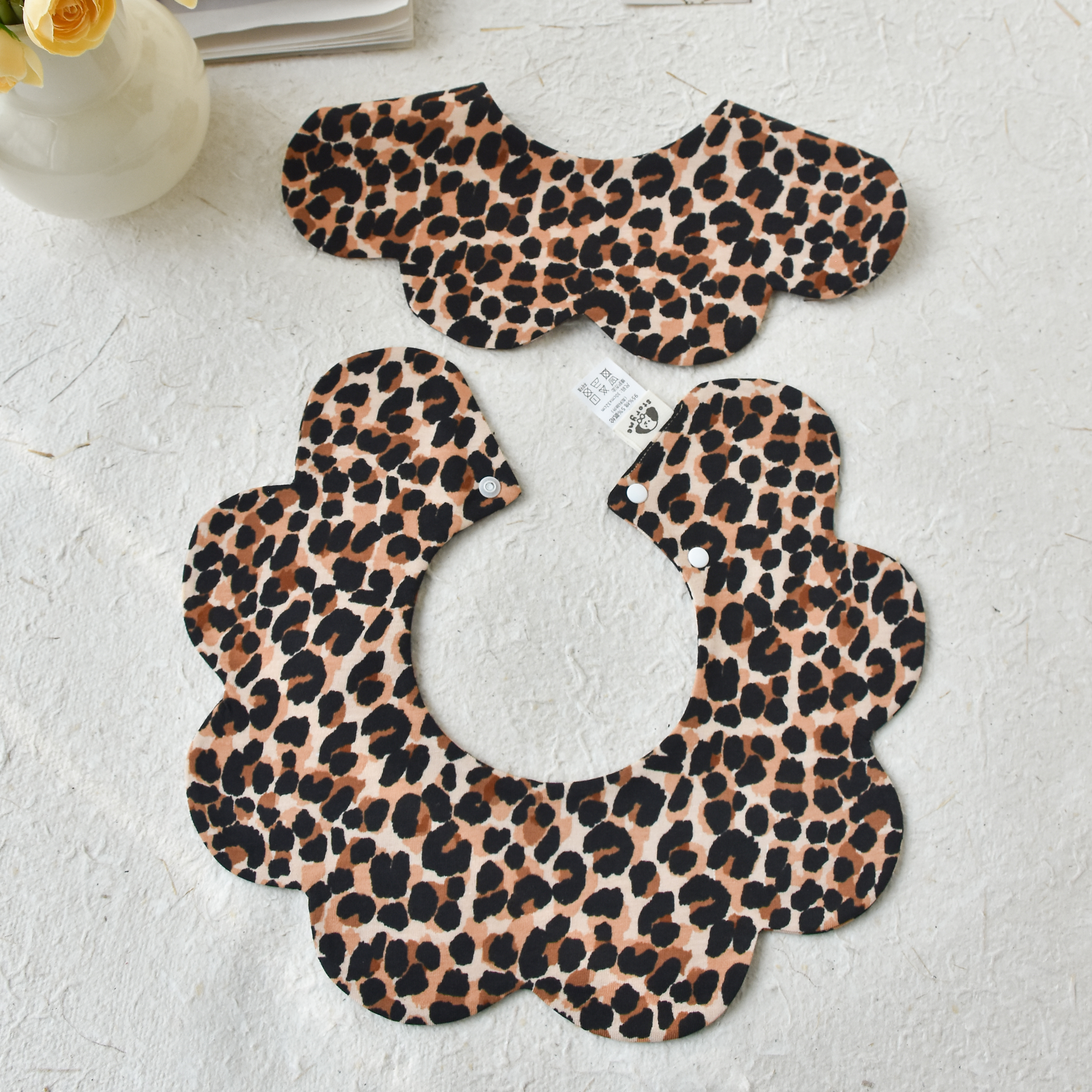 [y415]火烧云豹纹口水巾围兜新生儿防吐奶柔软透气可爱ins风