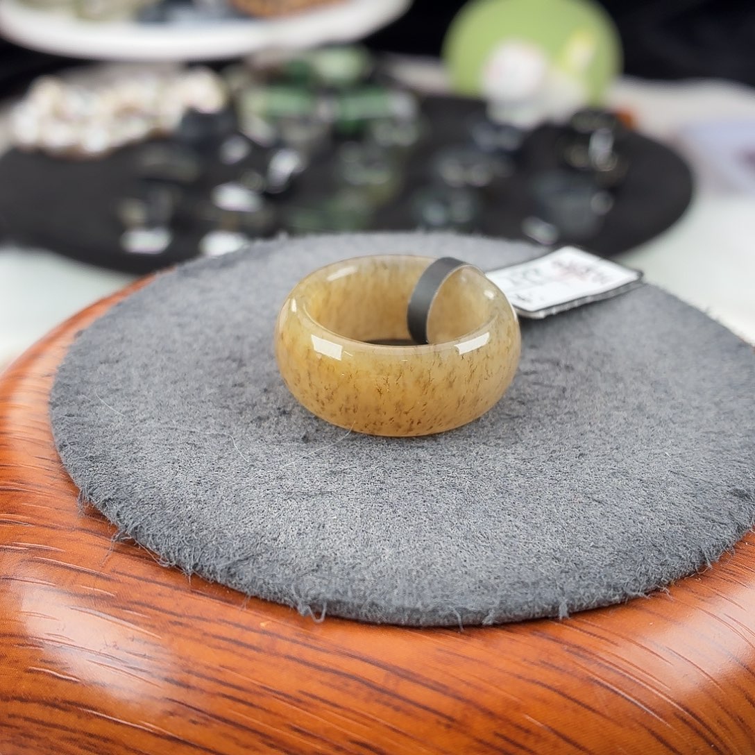 和田玉未镶嵌戒指b117糖花轮胎17.6不退换