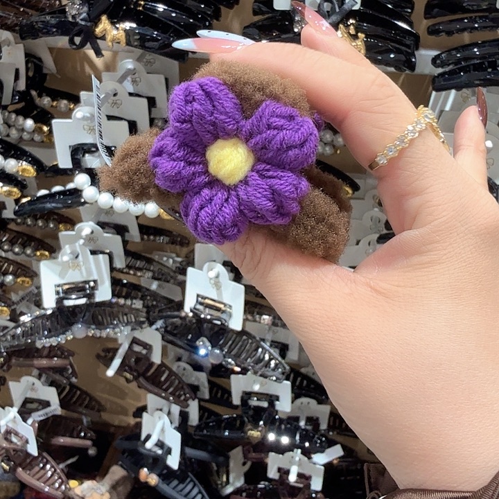 紫色毛线花棕色半抓