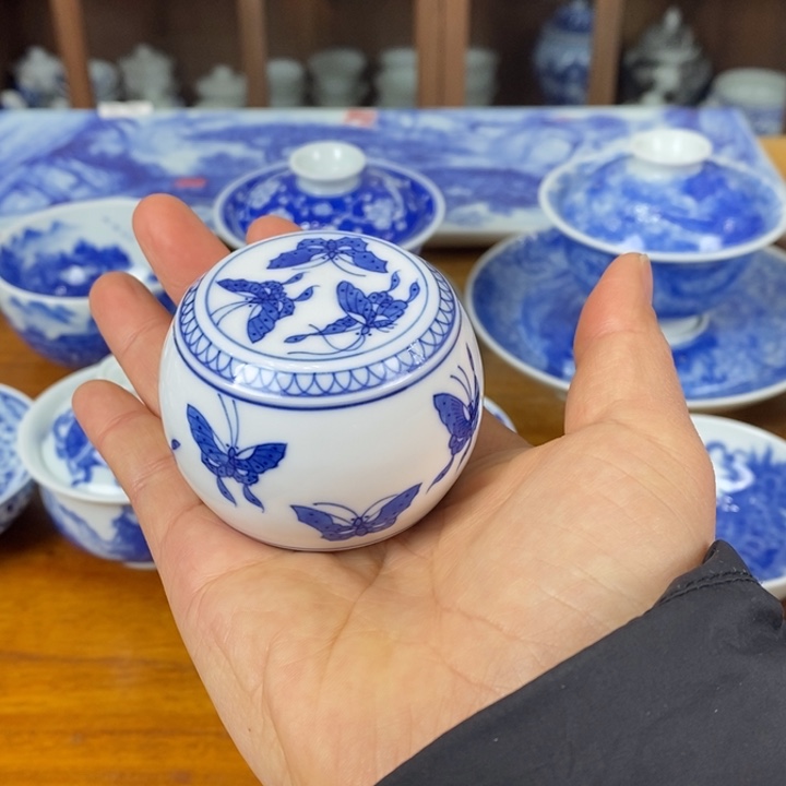 青花手绘蝴蝶盖置特价