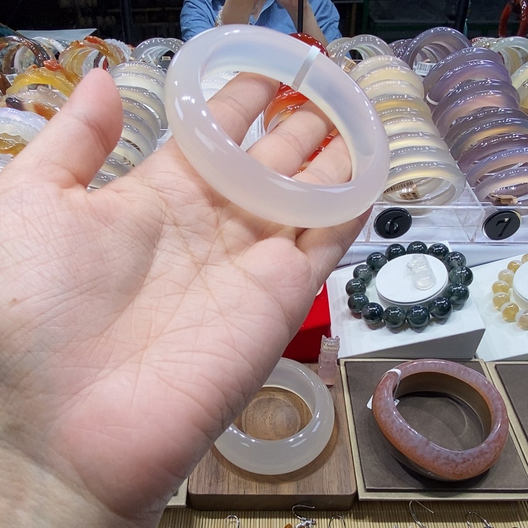 玛瑙/玉髓手镯未镶嵌甜*