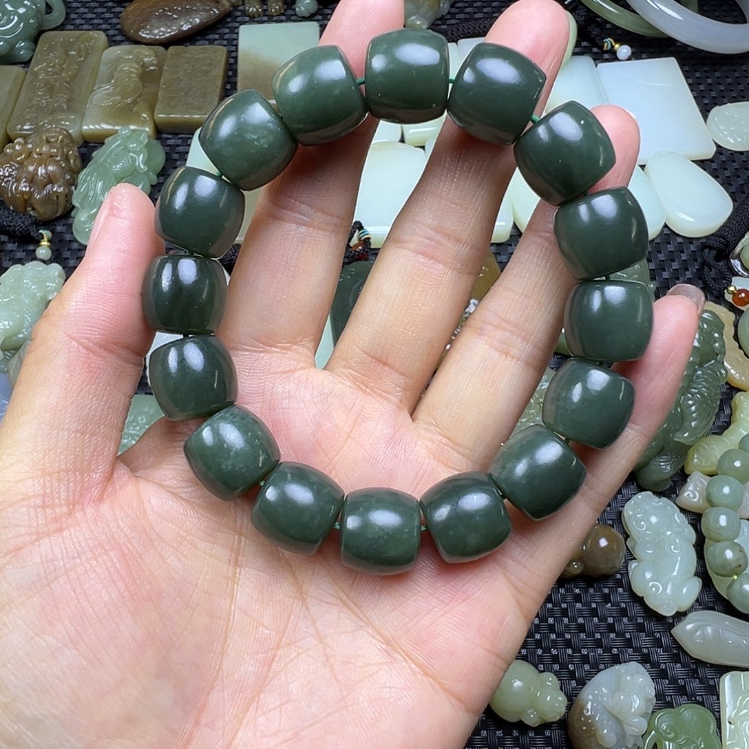 和田玉未镶嵌吊坠(不含链)买断不退，