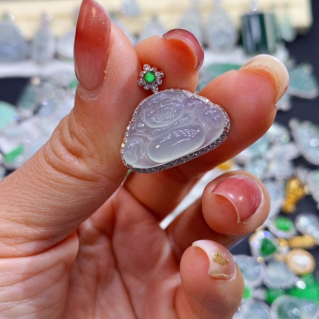 翡翠18K金镶嵌颈饰