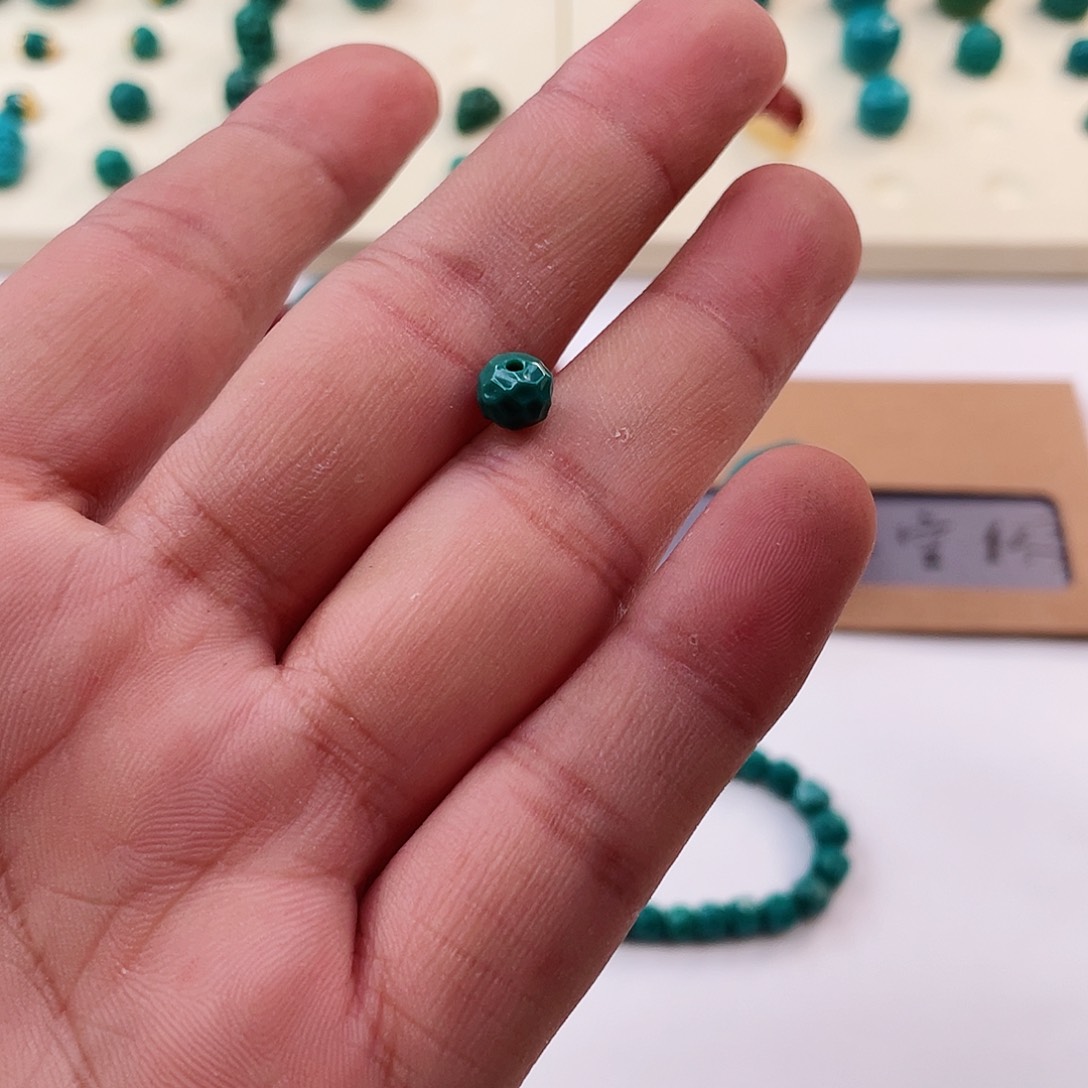 绿松石颈饰未镶嵌陆*六