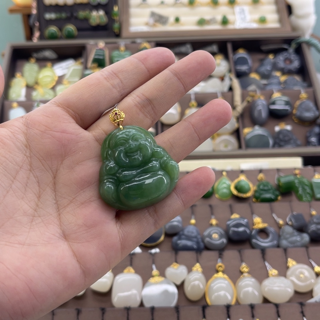 和田玉18K金镶嵌吊坠(赠链)