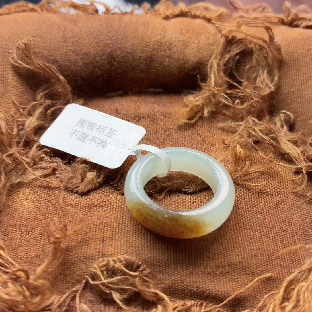 和田玉未镶嵌戒指