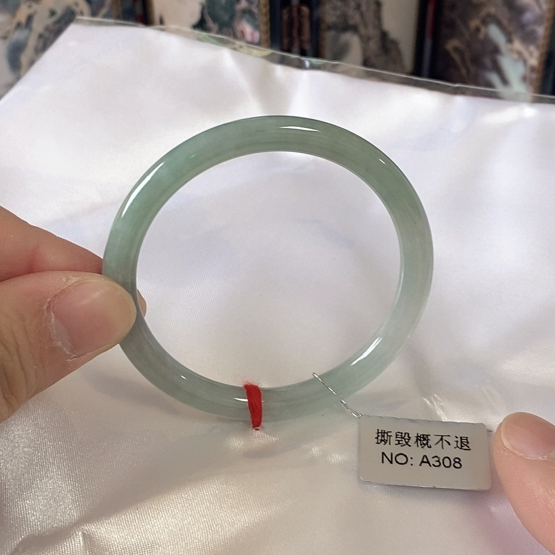 翡翠未镶嵌手镯（圆镯）