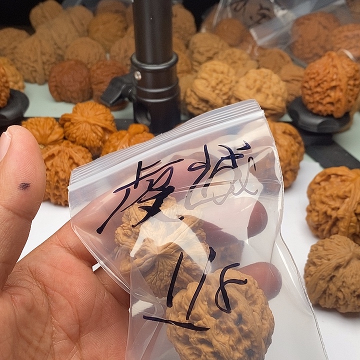 虔***诚吊坠文玩核桃1111111111