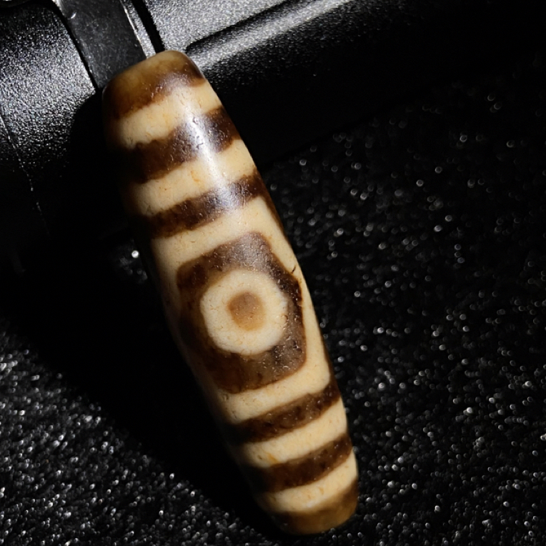 宝盖三眼全手工玛瑙牙黄满荧光男式项链42✖️12mm左右台湾鹏程天珠