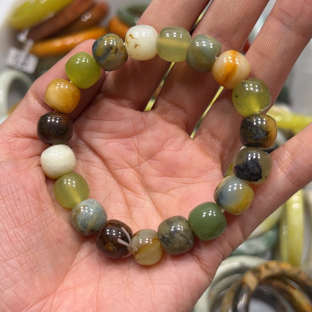 未镶嵌蛇纹石玉手链