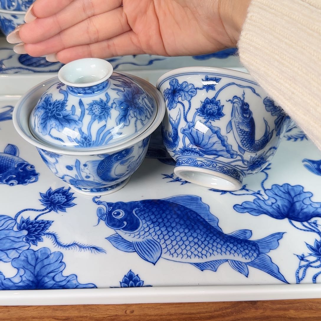 瓷片卖****孩两件套。                  