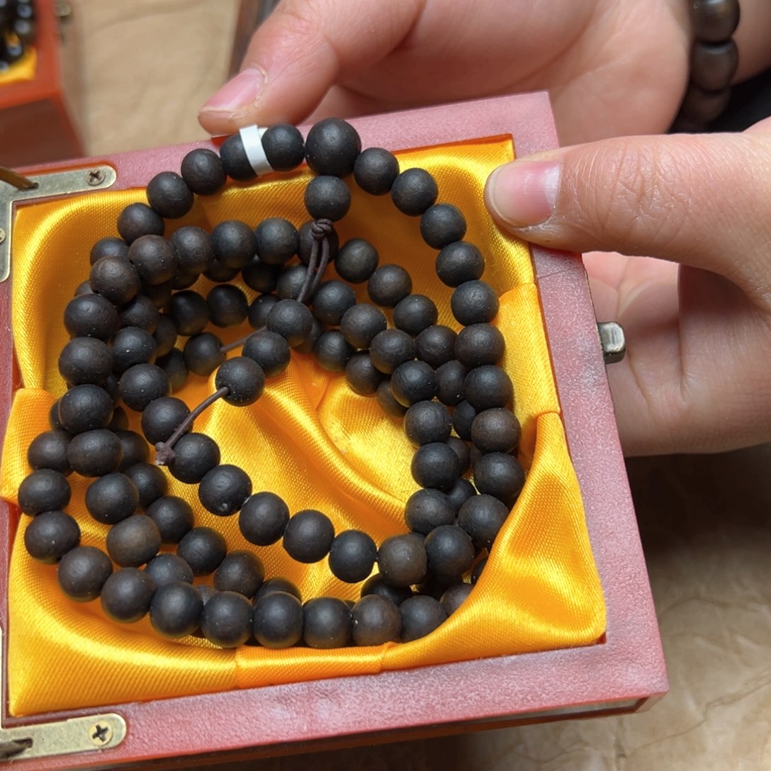 大叶紫檀（黑酸枝木类）