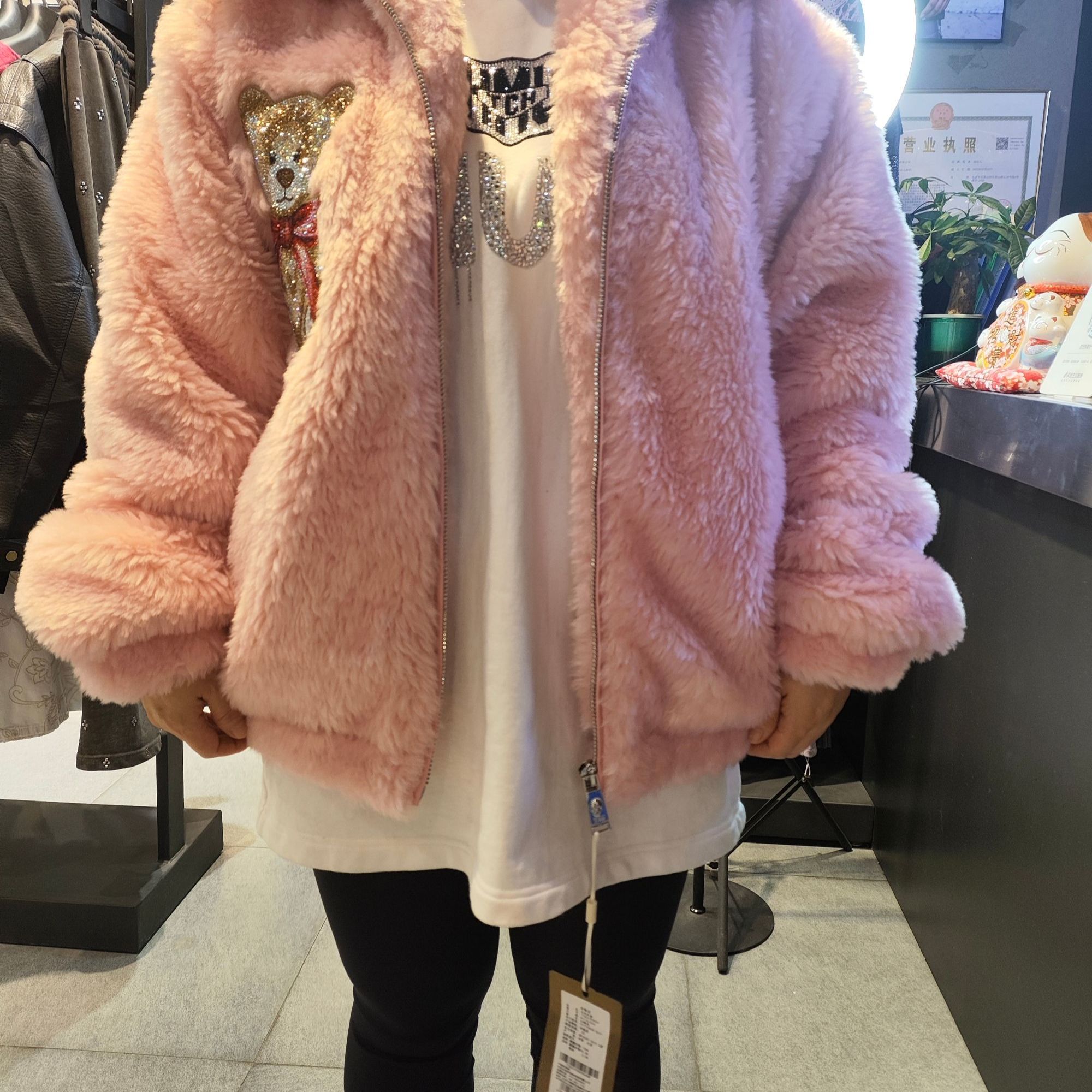 TCH轻奢烫钻工艺冬季新款粉色小熊毛毛外套T75C27E9009私服tch