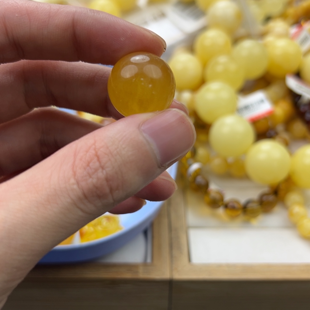 琥珀珠宝奇石未镶嵌