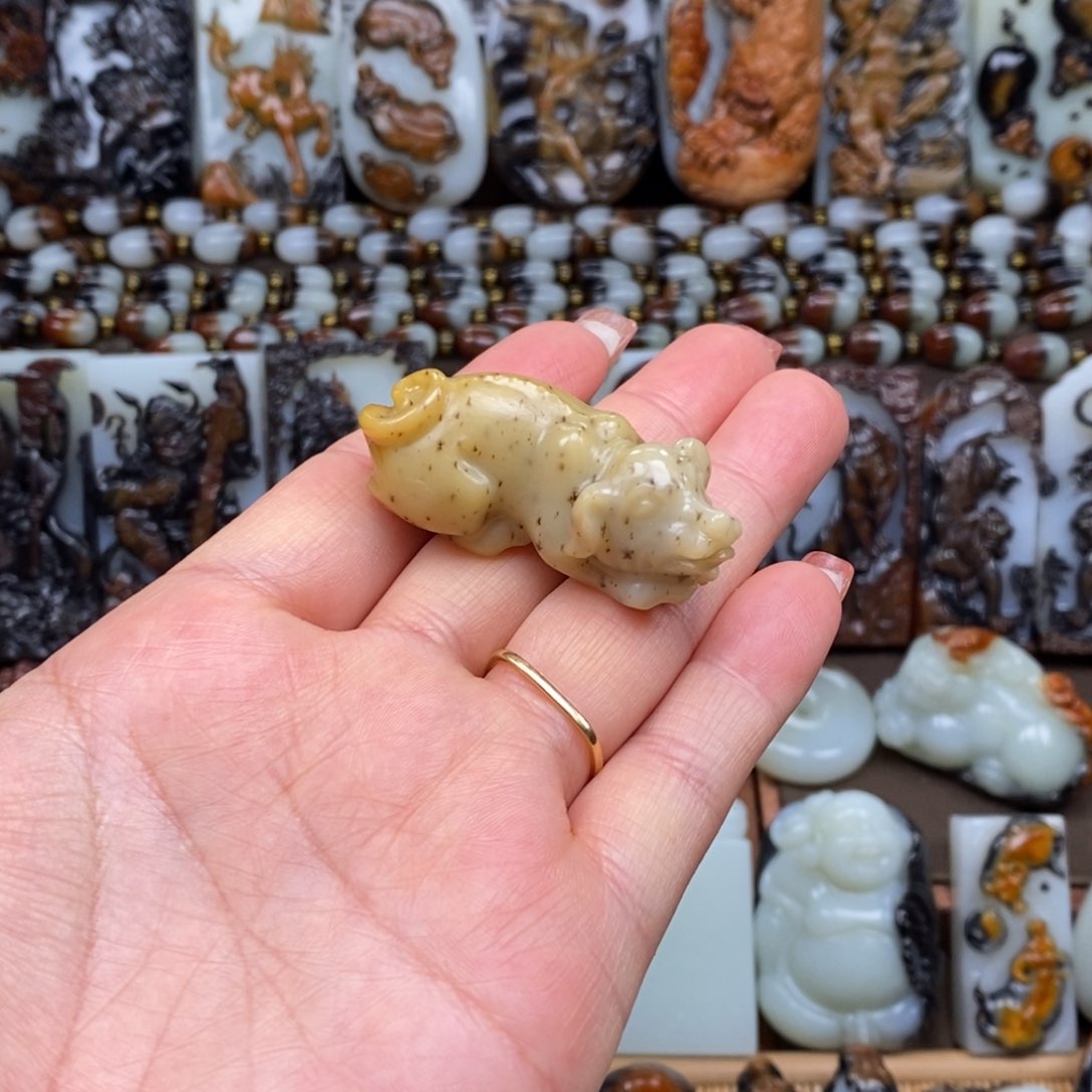 颈饰未镶嵌和田玉