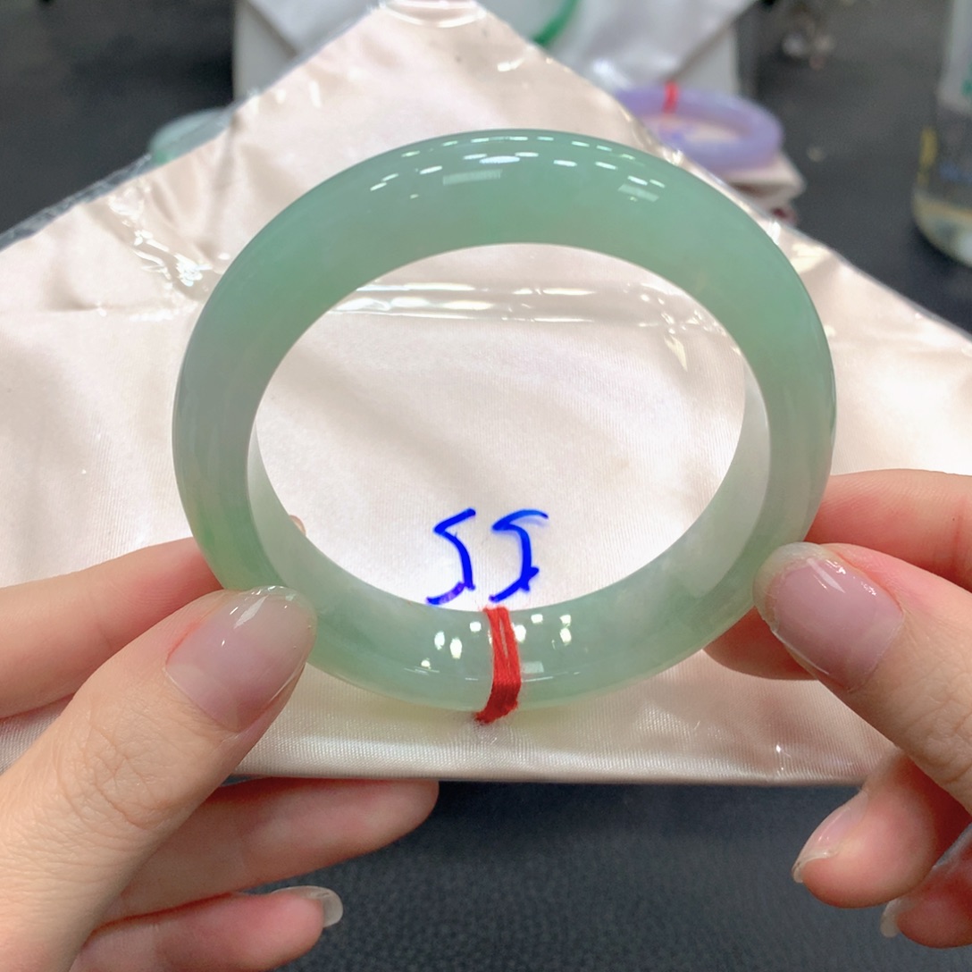 M***8翡翠未镶嵌手镯翡翠