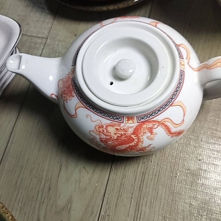 盘瓷片陶瓷杯盘壶碗都有