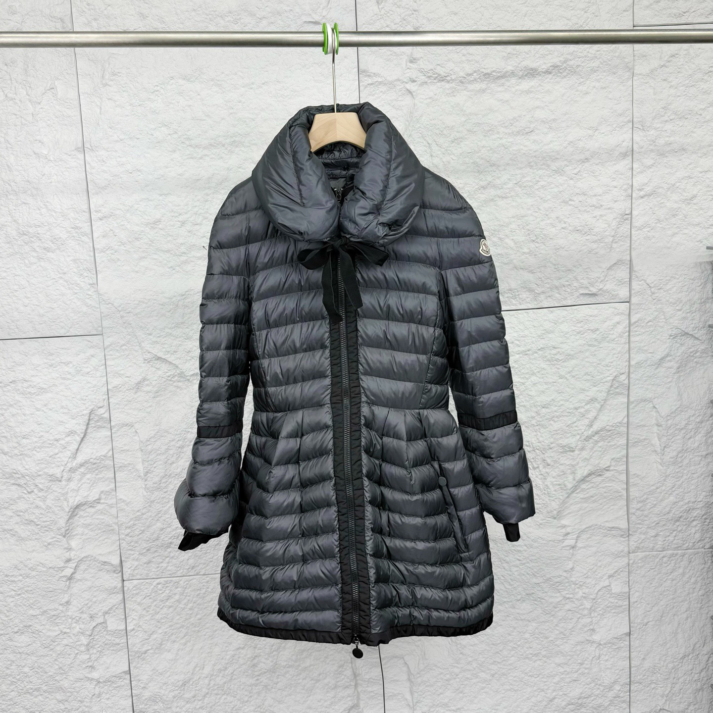 99新 MONCLER 3码/黑色围脖长袖拉链羽绒服/18576988