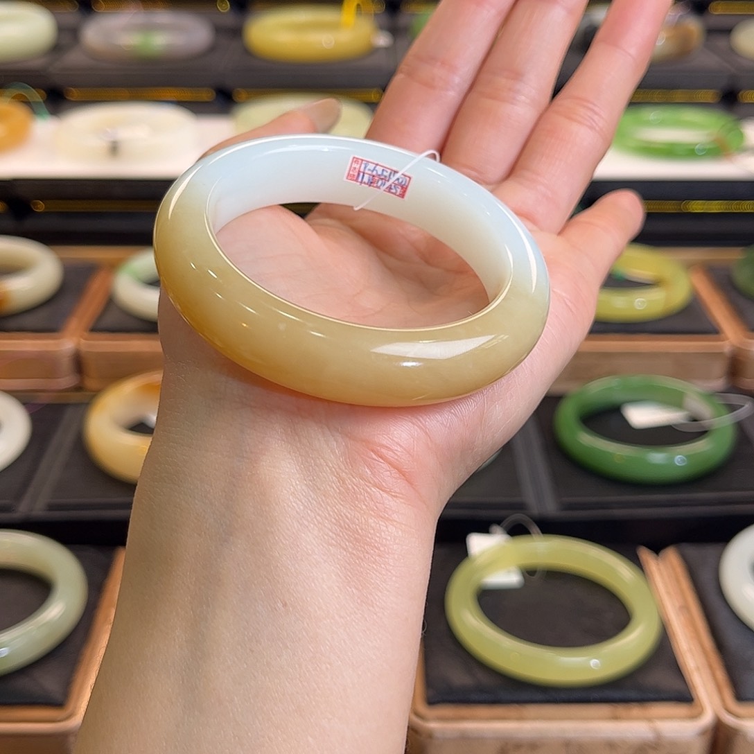 和田玉未镶嵌手镯50 51