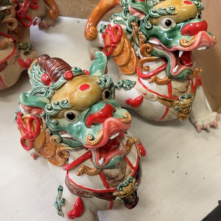 王***城有机玻璃陶瓷摆件