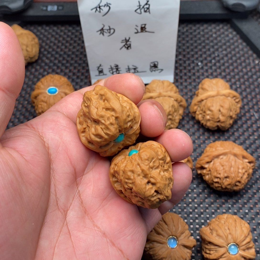 文玩核桃把件蛤蟆手捻33.5尺镶嵌款