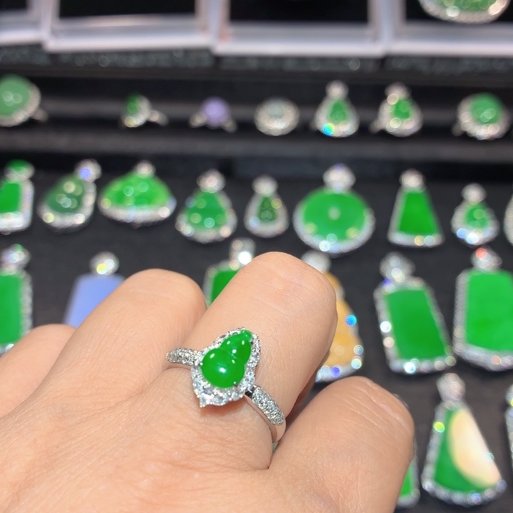 翡翠18K金镶嵌吊坠(不含链)翡翠