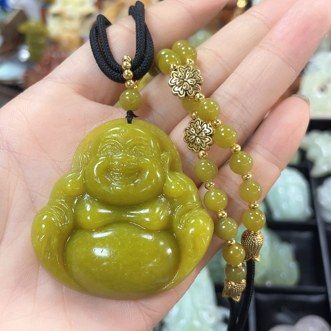 蛇纹石玉颈饰未镶嵌