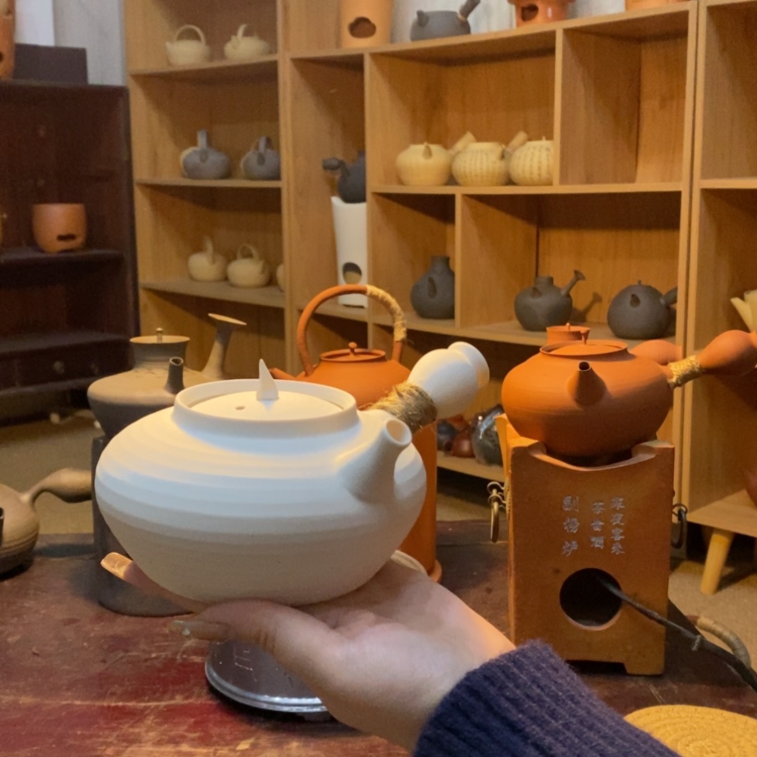 陶白泥扁鹊侧把壶500c