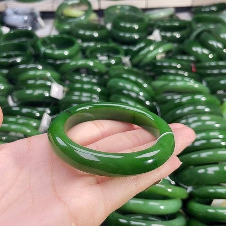 未镶嵌手镯和田玉（碧玉）