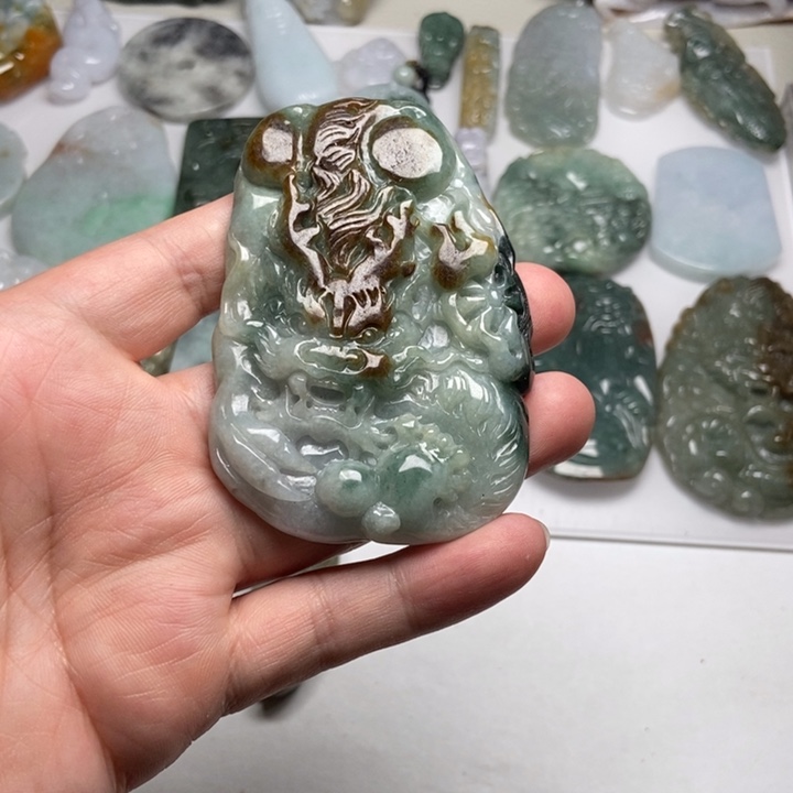 翡翠未镶嵌颈饰龙牌33