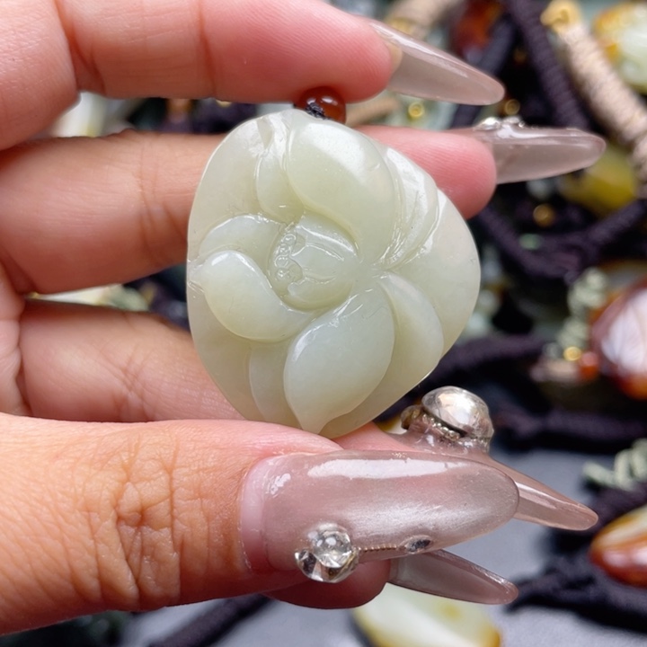 和田玉颈饰未镶嵌