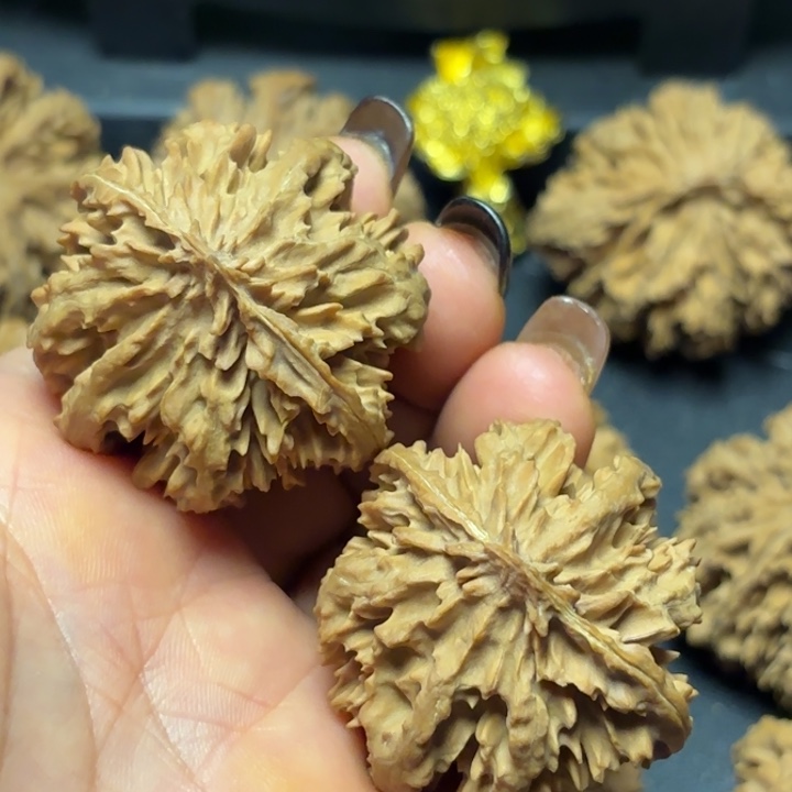 雪***e文玩核桃吊坠秦岭灯笼19