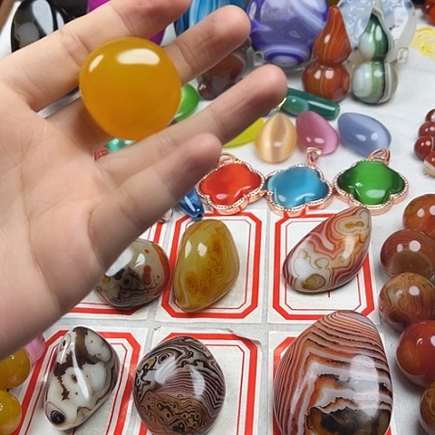 玛瑙/玉髓颈饰合金
