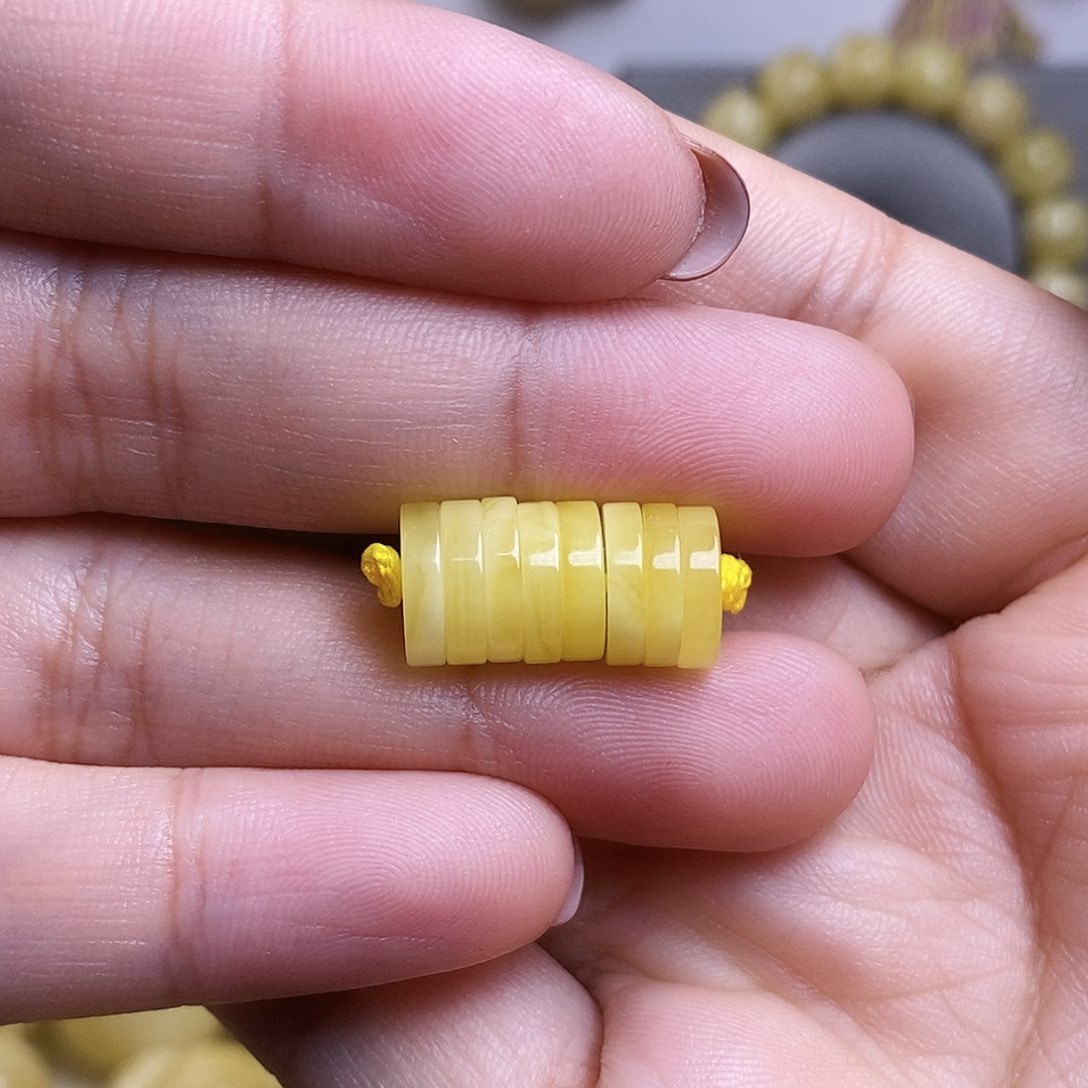 裸石琥珀未镶嵌灵*玥蜜蜡隔片