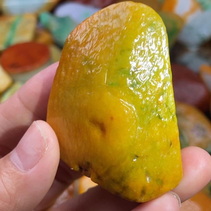 翡翠未镶嵌颈饰缅甸