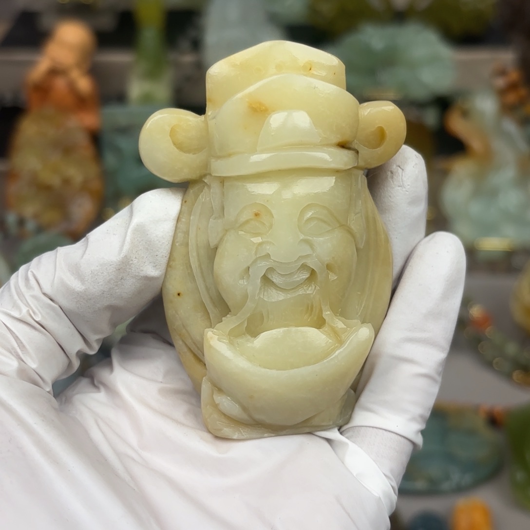 蛇纹石玉颈饰未镶嵌